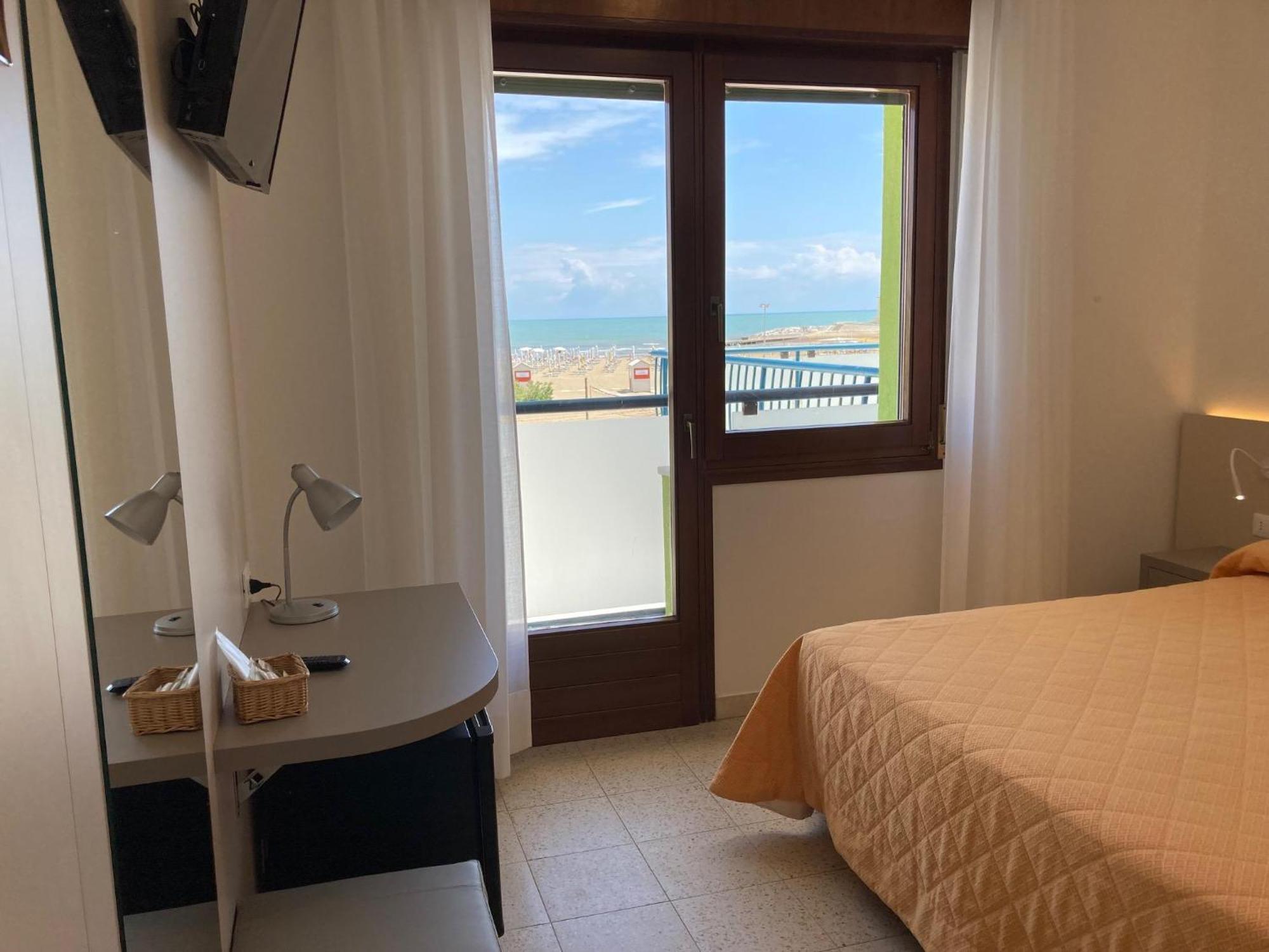 Hotel Giacomazzo Caorle Exterior foto
